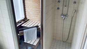 Standard-Dreibettzimmer | Badezimmer