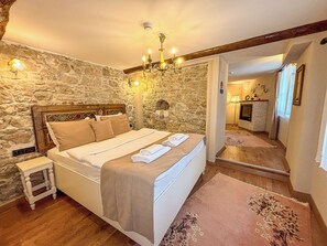 Superior Suite | Memory foam beds, individually furnished, laptop workspace, free WiFi - 1870's Taş Konak Üç Oda (Urla)