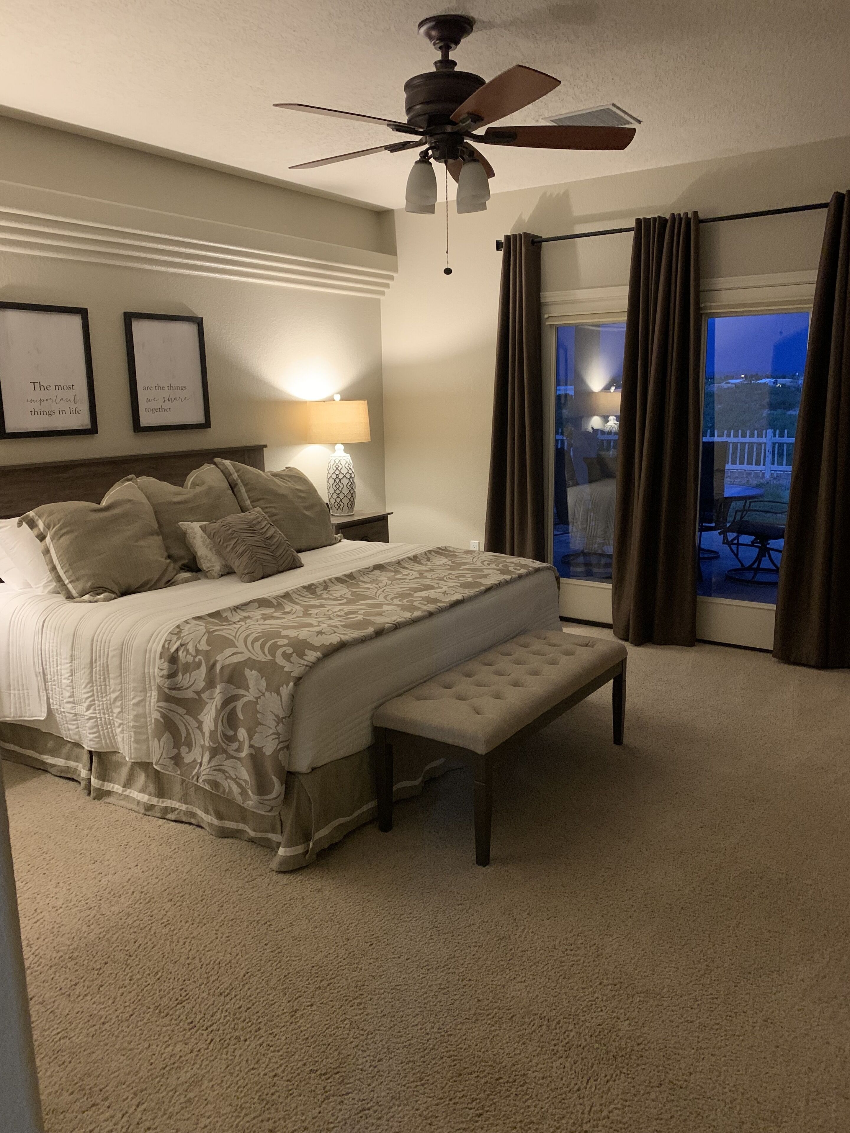 3 makuuhuonetta, työpöytä, silitysrauta/-lauta, ilmainen Wi-Fi