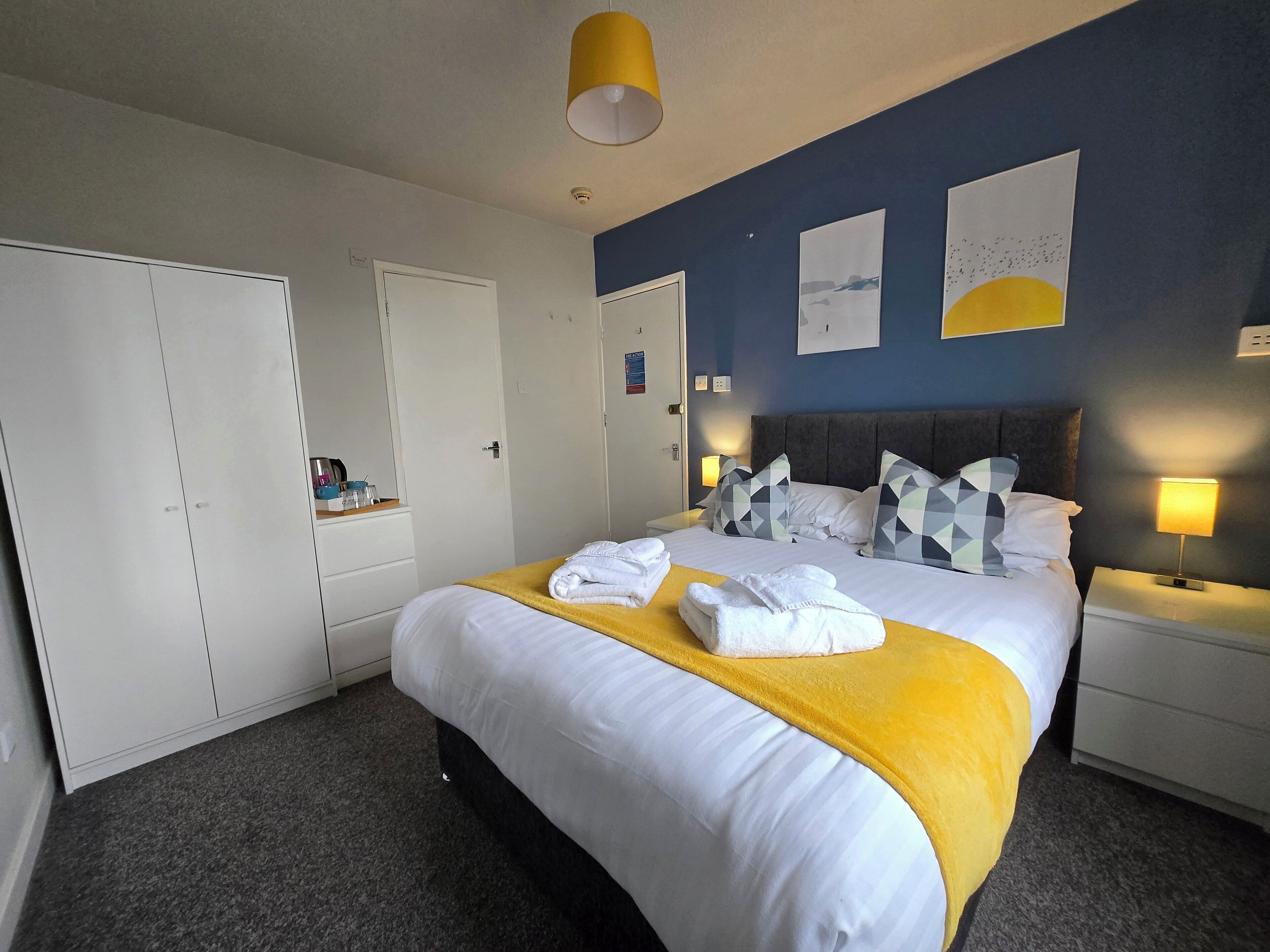 Chambre Double Classique, vue partielle sur la mer