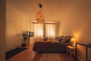 1 chambre, bureau, fer et planche à repasser, accès au Wi-Fi (inclus)