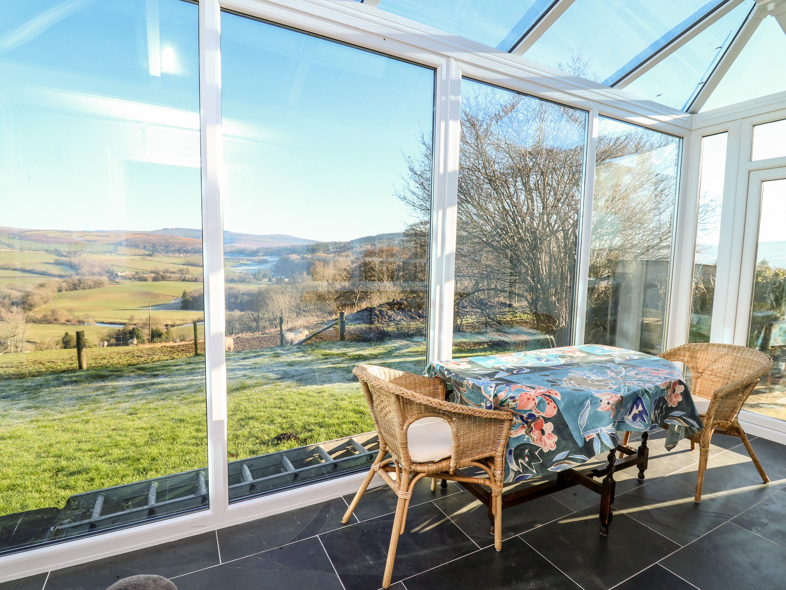 Cottage | Balcony