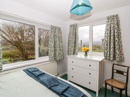 Cottage | 3 bedrooms, individually decorated, individually furnished, free WiFi