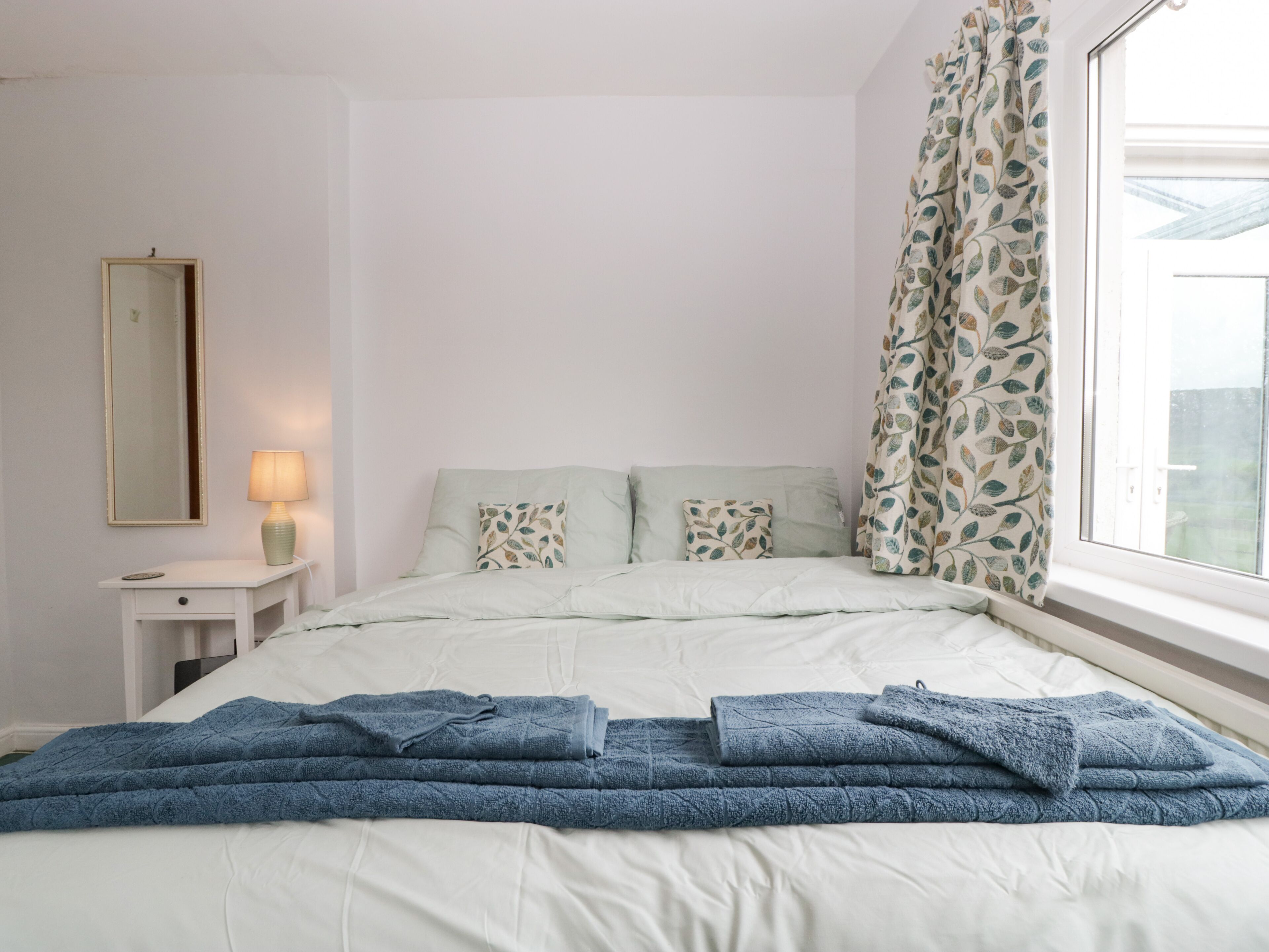 Cottage | 3 bedrooms, individually decorated, individually furnished, free WiFi