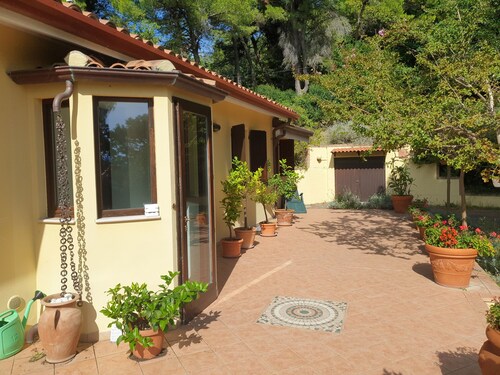 Villa Anna (San Bartolo Nature Park)