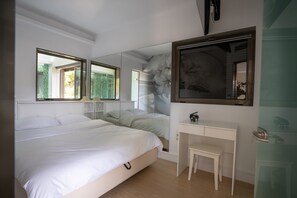 1 makuuhuone, allergiatestatut vuodevaatteet, tallelokero huoneessa