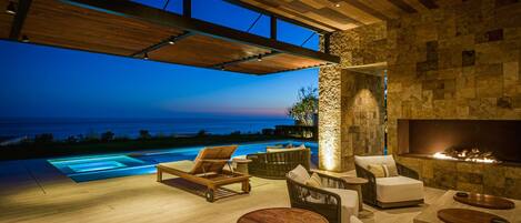 المنطقة المحيطة بالمنشأة