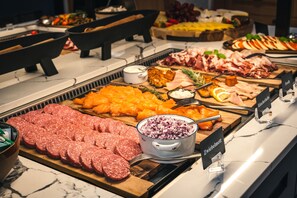 Daily continental breakfast (EUR 10.00 per person) - Fasson Hotel (Heede)