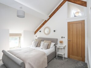 4 habitaciones, decoración personalizada y muebles diferentes