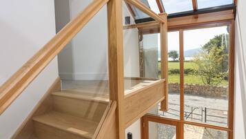 Cottage | 4 bedrooms, individually decorated, individually furnished, free WiFi