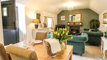 Cottage | Living room | TV