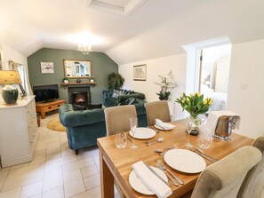 Cottage | Privékeuken | Kookgerei, borden en bestek