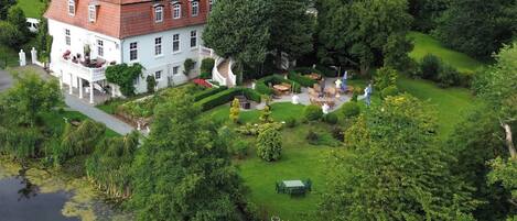 Basic Room, 1 Queen Bed, Private Bathroom | Terrace/patio