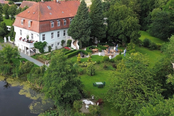 Basic Room, 1 Katil Ratu (Queen), Private Bathroom | Teres/patio