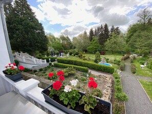 Romantische Studiosuite, zum Garten hin | Terrasse/Patio