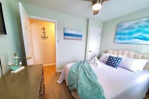 4 bedrooms, desk, iron/ironing board, free WiFi
