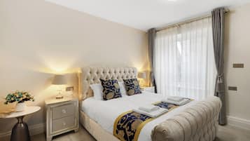 Deluxe King Room | Escrivaninha, ferros/tábuas de passar roupa, Wi-Fi de cortesia