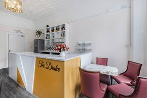 Bar (in der Unterkunft)