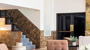 Lobby - Essex House (Miami Beach)