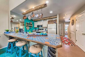 Fridge, microwave, stovetop, dishwasher - Eclectic Home w/ Deck: 4 Miles to Ski Cloudcroft! (Mayhill)