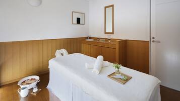 Aromatherapie, gezichtsbehandelingen, 2 behandelingskamers