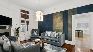 TV, Netflix, streaming services