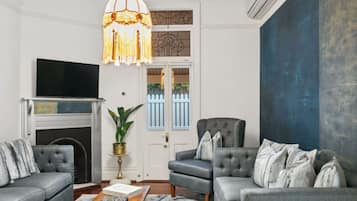 TV, Netflix, streaming services