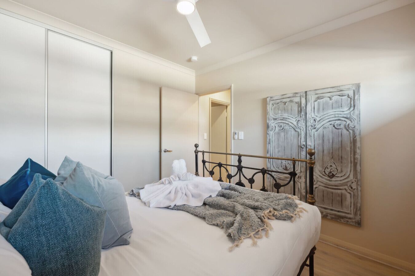 3 bedrooms, desk, iron/ironing board, travel cot