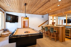 House, 4 Bedrooms | Ruang tamu
