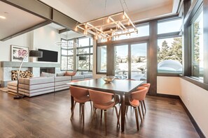 Maison, 5 chambres | Restauration