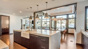 Rumah, 5 kamar tidur | Dapur pribadi
