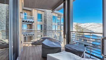 Suite, 5 Bedrooms | Balcony