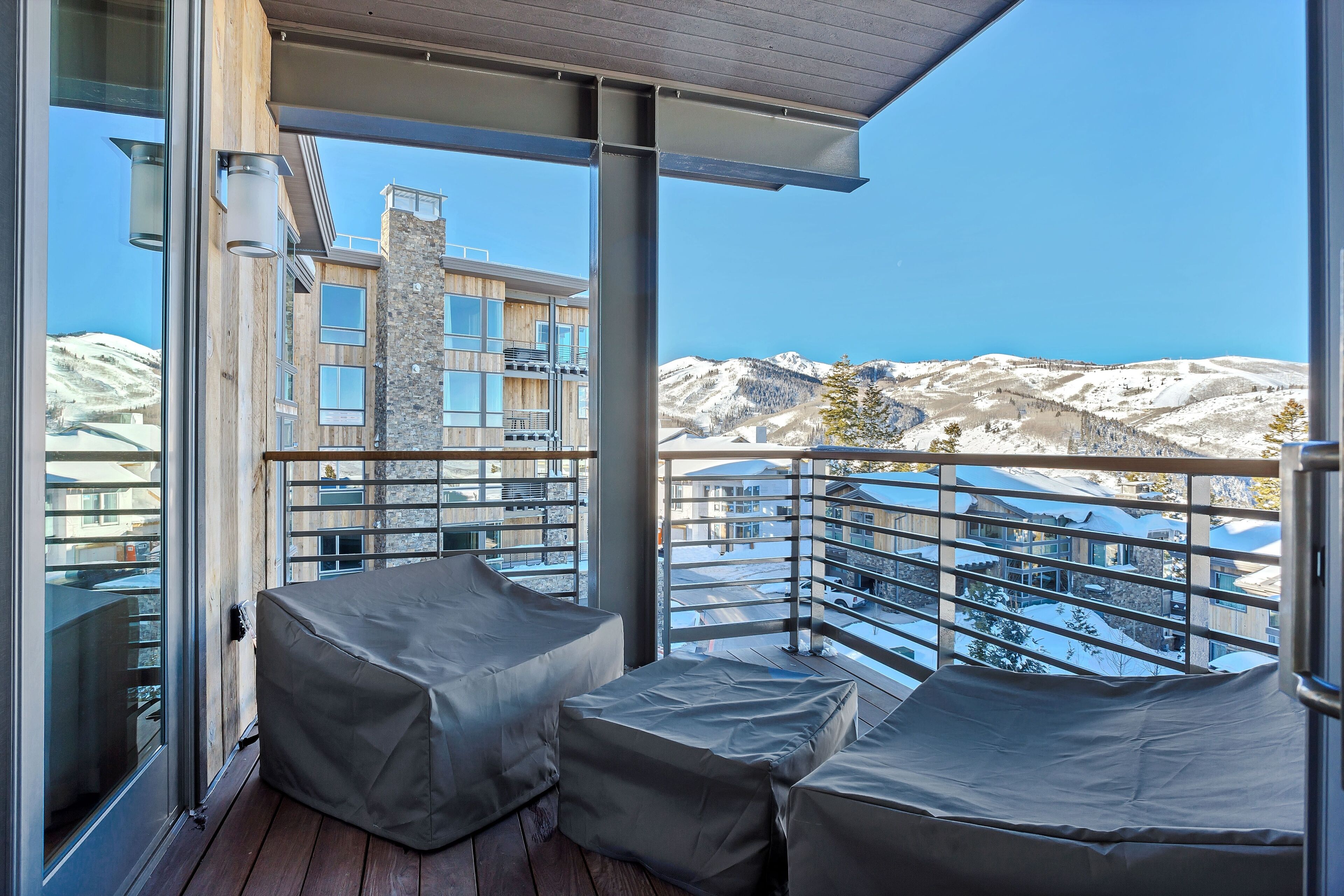 Suite, 5 Bedrooms | Balcony