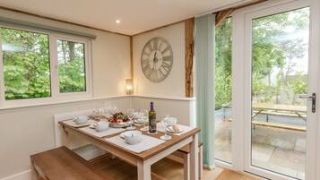 Casa de campo | Cocina privada | Frigorífico, lavavajillas, hervidor eléctrico y tostadora