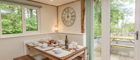 Cottage | Private kitchen | Fridge, dishwasher, electric kettle, toaster