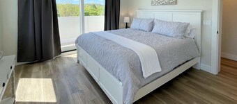 Downtown Two Suite Penthouse 411