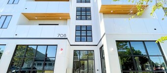 Downtown Two Suite Penthouse 411