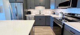 Downtown Two Suite Penthouse 413