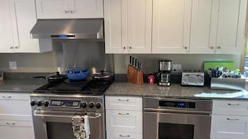 Microwave, oven, stovetop, dishwasher