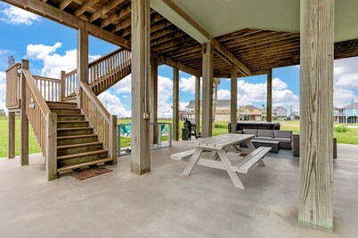 Mimosa Cove - Seconds to the beach, beautiful view, loaded with amenities!
