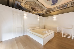 Luxe appartement | 1 slaapkamer, luxe beddengoed, donsdekens, individueel gemeubileerd