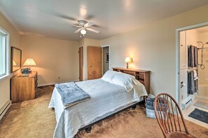 2 bedrooms, iron/ironing board, internet, bed sheets