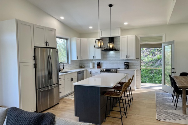 Refrigerador, microondas, horno, placa de cocina