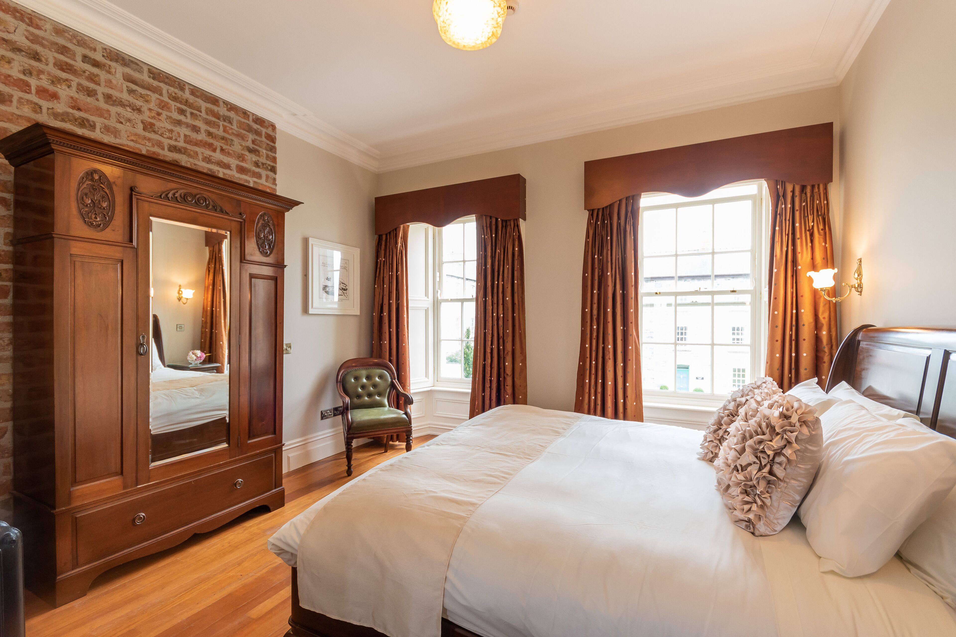 8 bedrooms, Internet, bed sheets