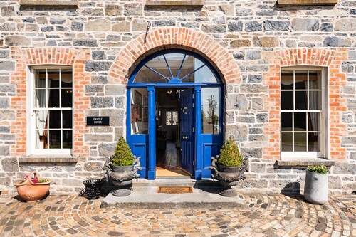 8 bedroomed house steeped in history