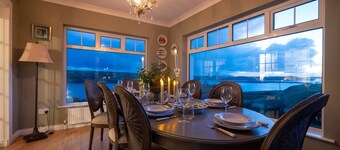 Luxurious 5 bedroomed home with sea view close to beach