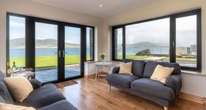 Luxury 4 bedroom holiday home overlooking the sea on Valentia Island