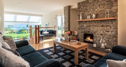 Stylish and spacious home with sea & mountain views