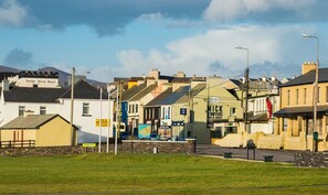 Exterior - Large house with adjoining cottage close to Waterville (Waterville)