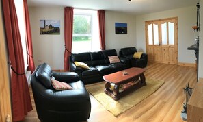 TV - 3 bedroom cottage near Kilrush & Doonbeg (Kilrush)